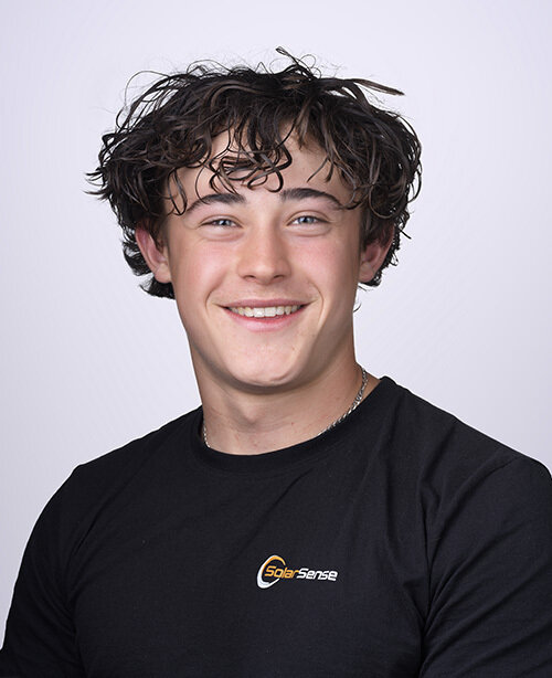 Portrait von Dean Studer, Lehrling Solarinstallateur EFZ bei SolarSense AG