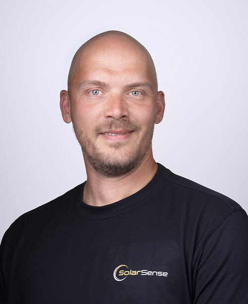 Portrait von Vince Gorter, Solar Installateur bei SolarSense AG